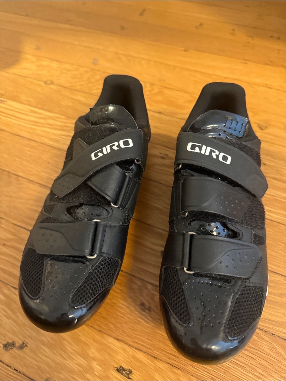 Giro Men’s Black Cycling Shoes with Triple Strap Closure